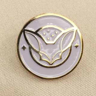 Copyright IG @mozsticker: White and gold (not blue and black!) Fennec pin, designed by @antlam7.